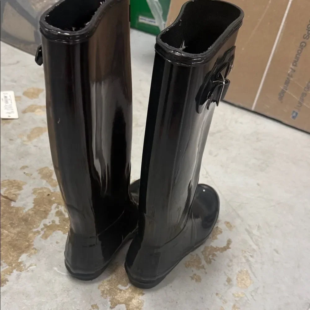 Hunter glossy black